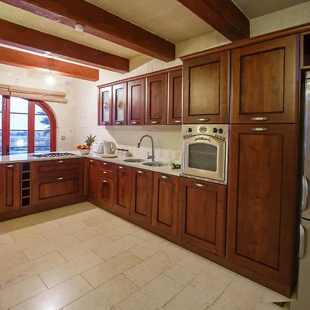 5 Bedroom Farmhouse With Private Pool Prázdninový dům Għarb