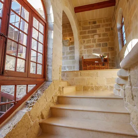 펜션 5 Bedroom Farmhouse With Private Pool 가르브