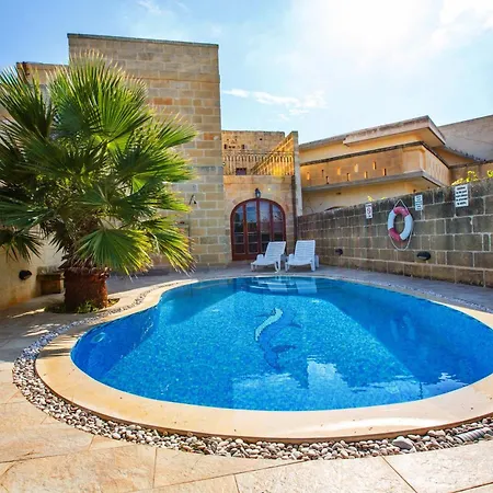 5 Bedroom Farmhouse With Private Pool 펜션