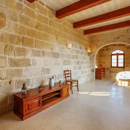 펜션 5 Bedroom Farmhouse With Private Pool 가르브
